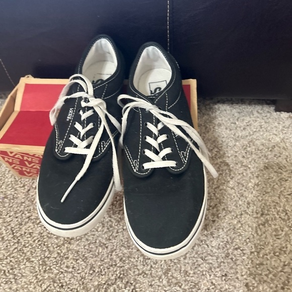 Vans Women's Black Atwood Low Top Sneaker Size 7 White Skater Canvas Casual Shoe - Picture 9 of 10